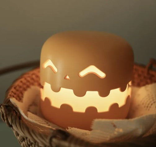 Decorative Pumpkin Lamp for Home Interior Lighting, Elegant LED Pumpkin-Shaped Night Light for Bedroom, Living Room, Bedside Table, Autumn Decorations, Halloween Displays, Thanksgiving Centerpieces, Cozy Ambient Illumination, and Stylish Seasonal Home Dec